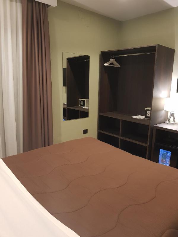 Superior Double Room image 3