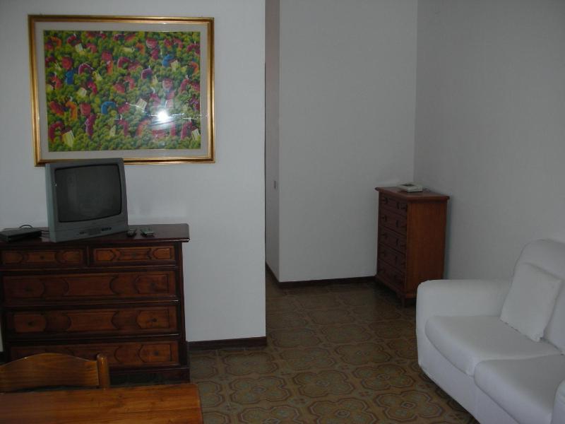 Small One-Bedroom Apartment (2 Adults) image 3