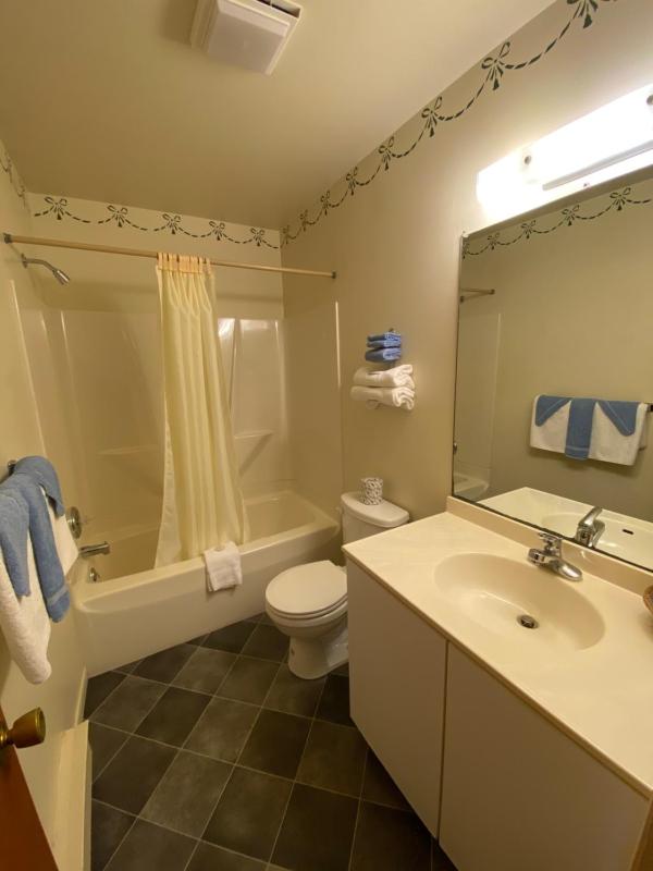 King Room image 2