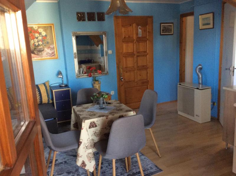 Apartment with Air-Conditioning image 2