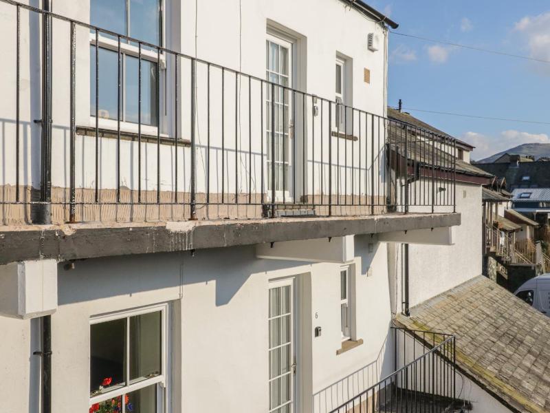 Oak View - image 12