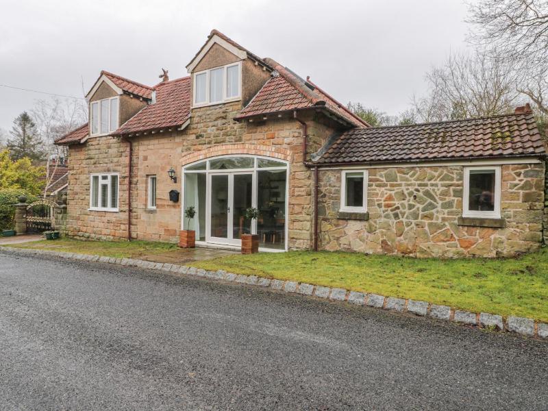 Wyke Lodge Cottage - image 1