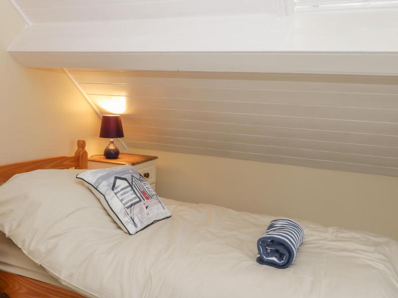 Wyke Lodge Cottage - image 19