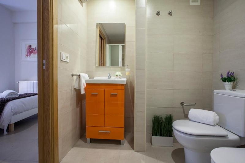 Three-Bedroom Apartment (7 Adults) image 2