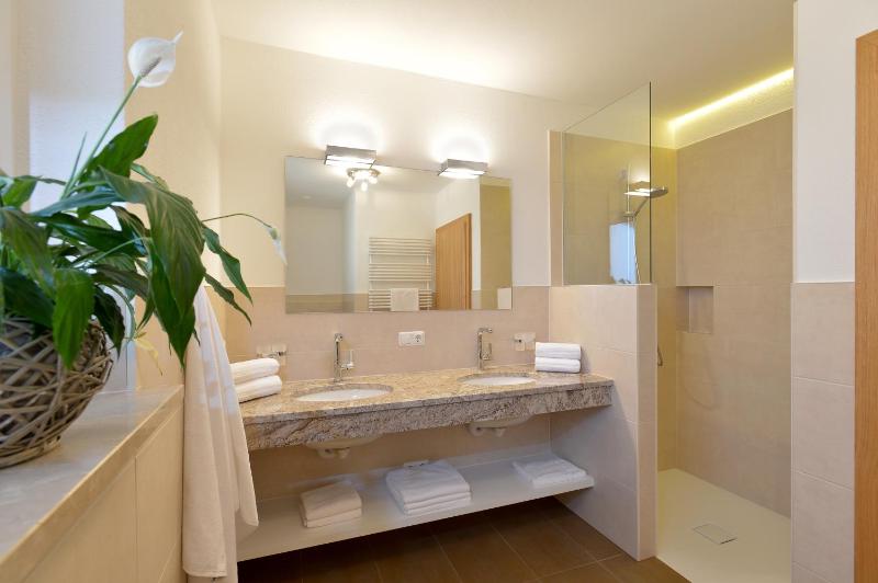 Two-Bedroom Apartment with Terrace image 4