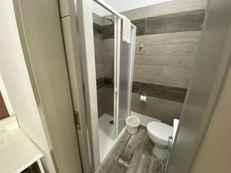 Double Room with Private Bathroom image 4
