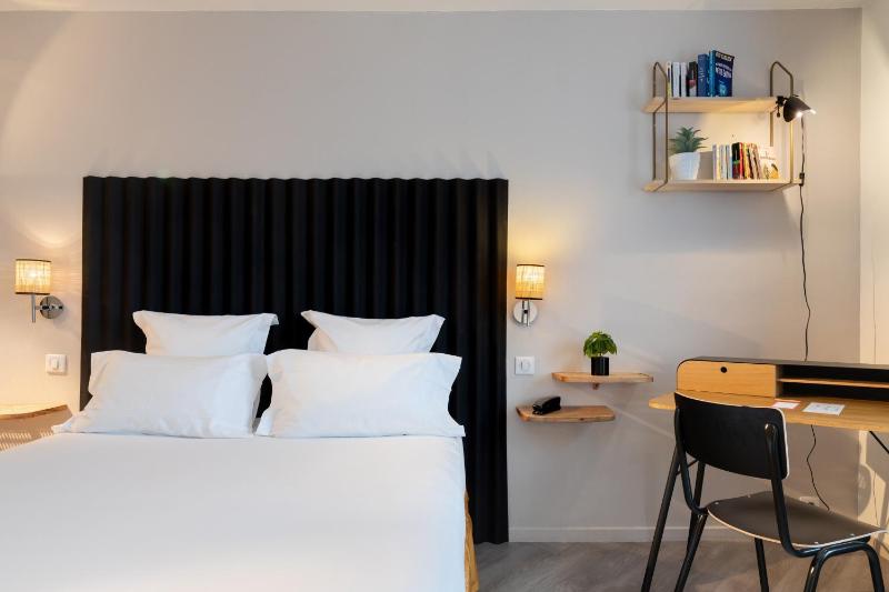 Superior Double Room image 4