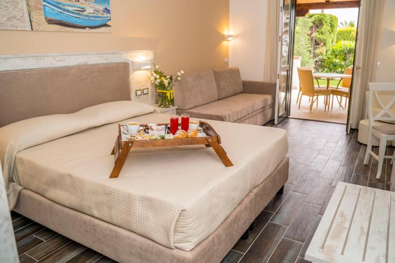 Superior Triple Room image 1