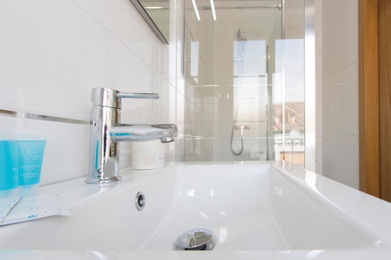 Double or Twin Room image 2