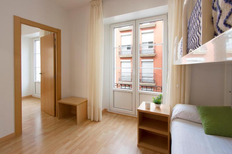 Quadruple Room with Balcony image 2