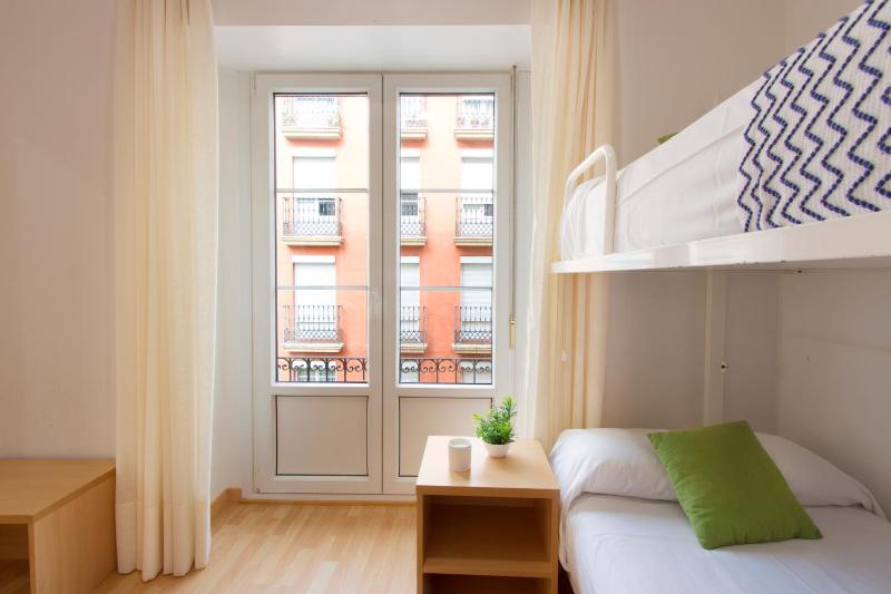 Quadruple Room with Balcony image 4
