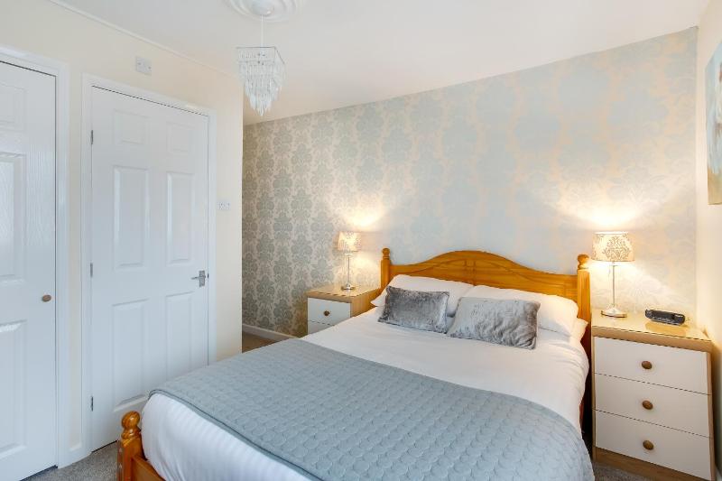 Small Double Room image 1