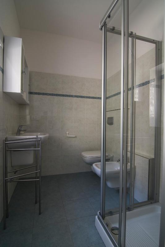 Two-Bedroom Apartment with Lake View - Split Level image 3