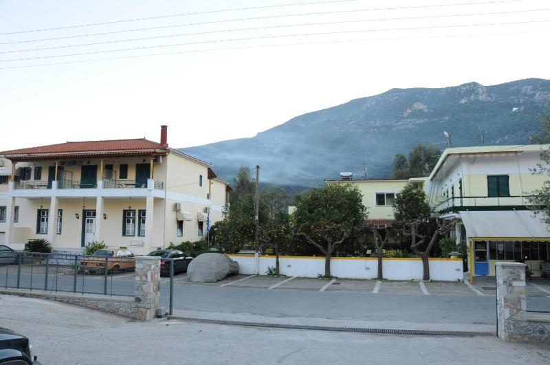Studio with Mountain View (2 Adults) image 4