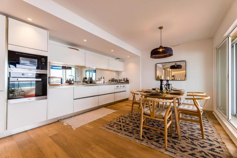 SWELL - Apartment first line sea view terrace with ocean view parking - image 9