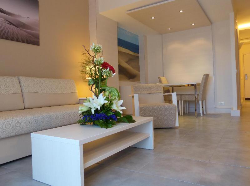 Room #2622916 image 3