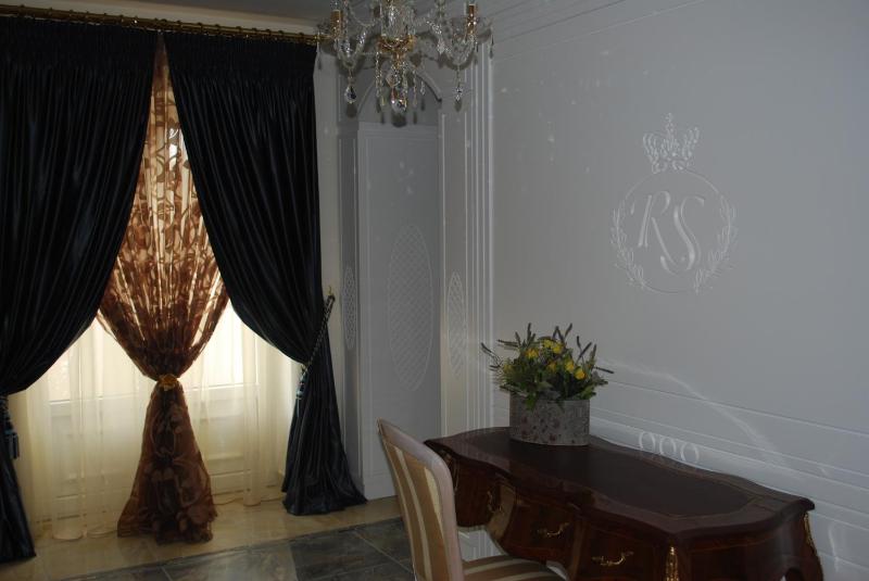 Executive Suite image 3