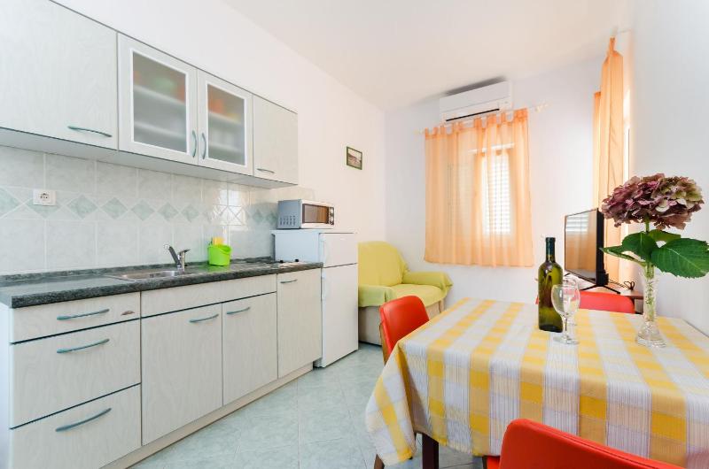 Apartments Marija i Lino - image 3