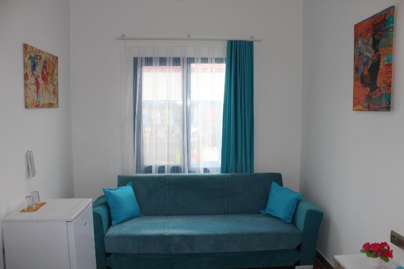 Double Room with Sea View image 4