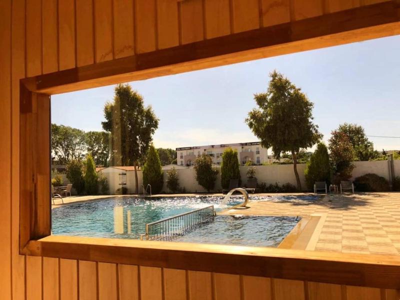 One-Bedroom Suite image 3