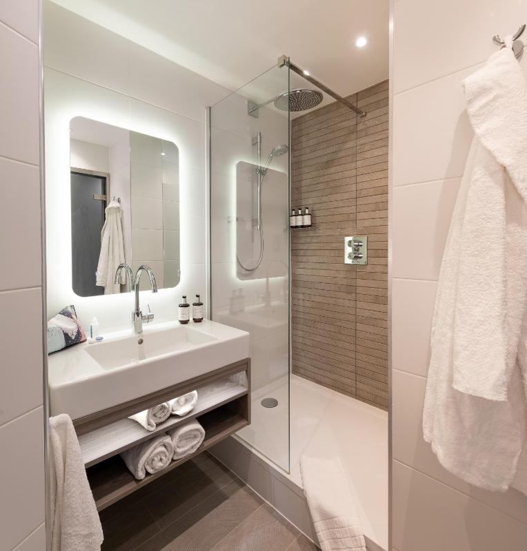 Standard Room image 4