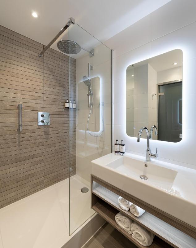 Standard Room image 3