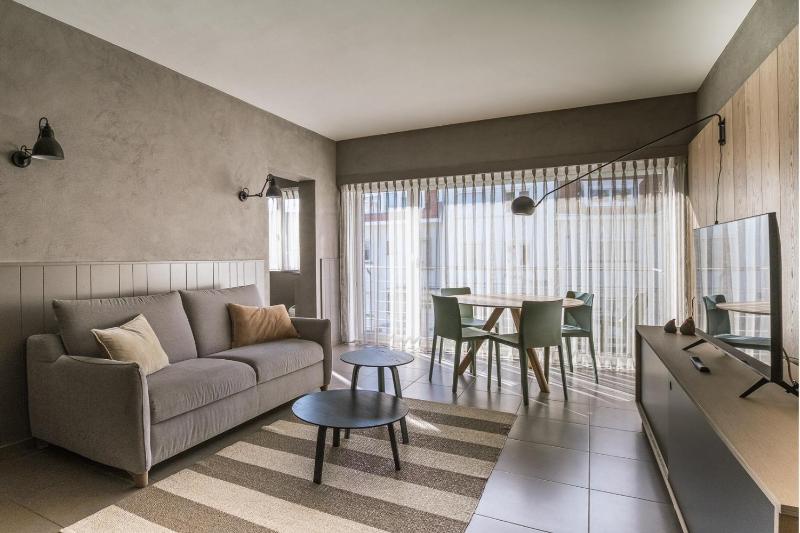 One-Bedroom Apartment image 1