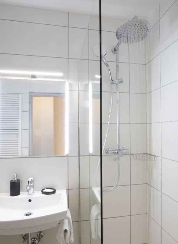 Deluxe Double Room with Balcony image 4