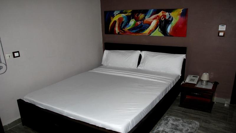 BENIN CITY CENTER HOTEL - image 14