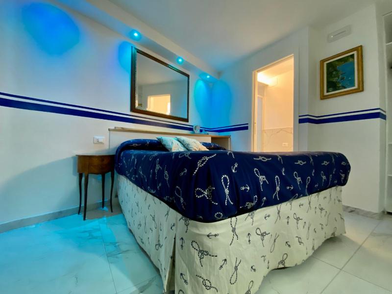 Superior Double or Twin Room with Sea View image 3