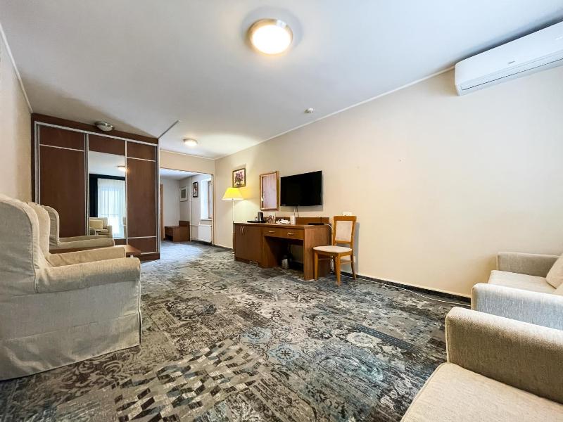 Apartment image 3