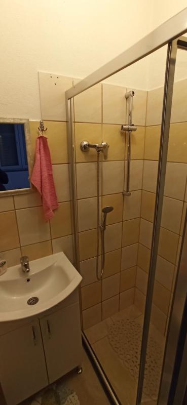 One-Bedroom Apartment image 2