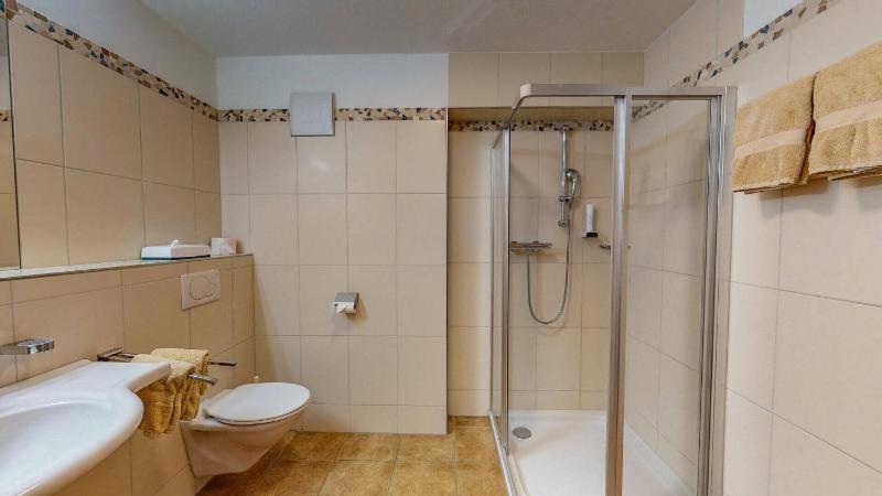 Double or Twin Room with Lake View image 1