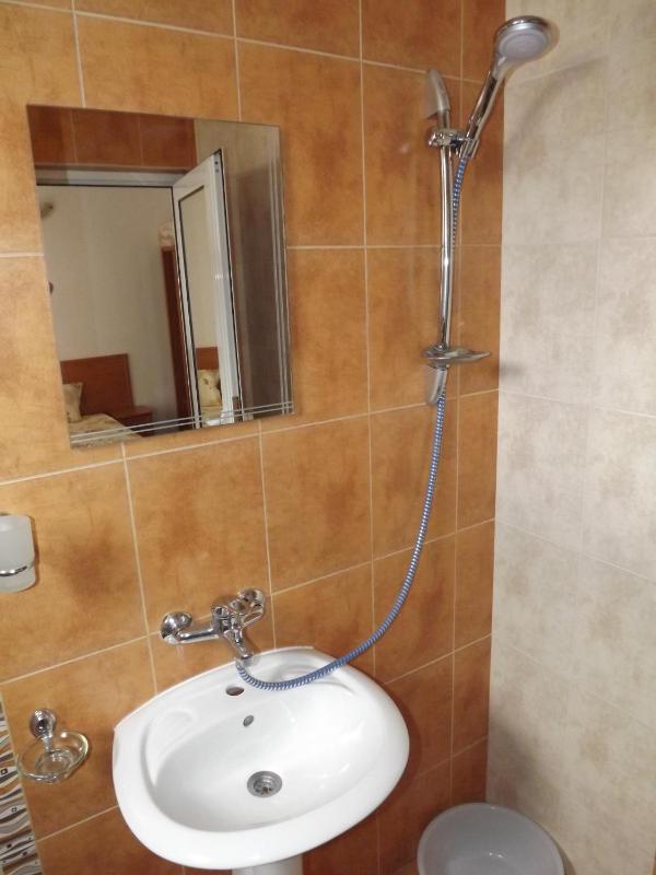 Comfort Triple Room with Shower image 2