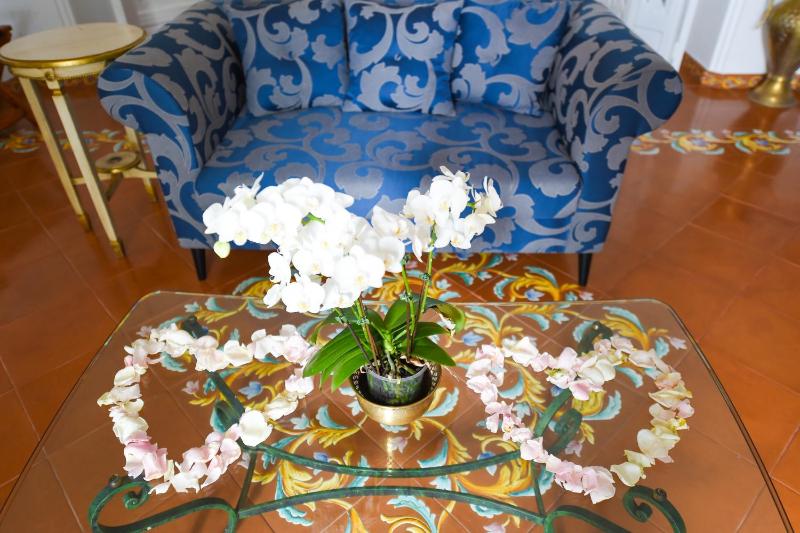 Suite With Private Pool and Sea View image 3