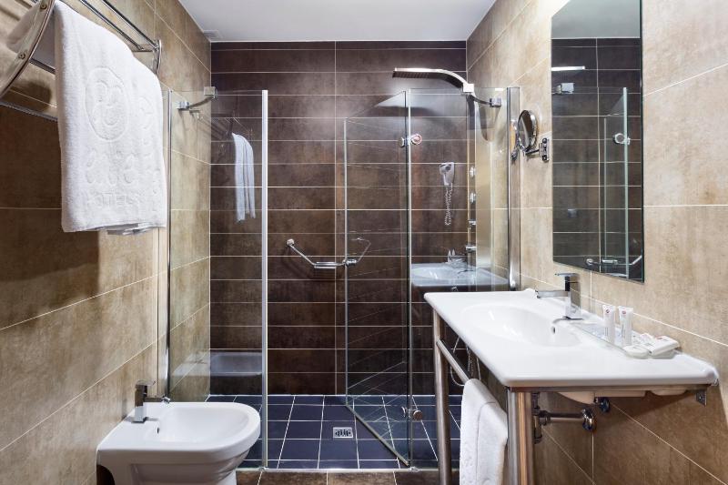 Junior Suite image 3