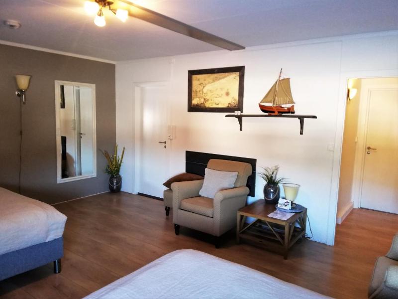 Family Room with Private Bathroom image 2