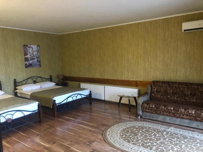 Twin Room with Balcony image 1