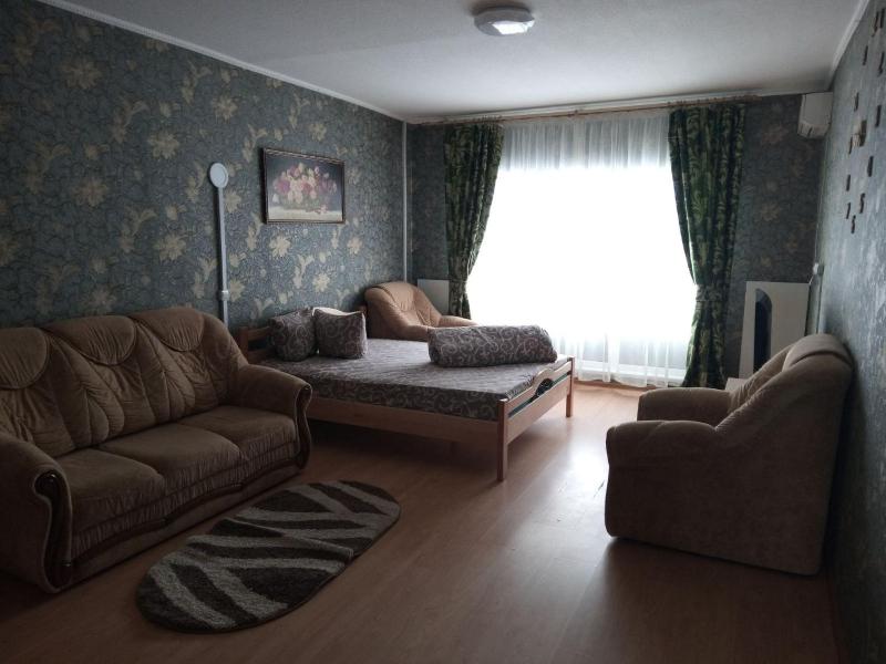 Superior Family Room image 2
