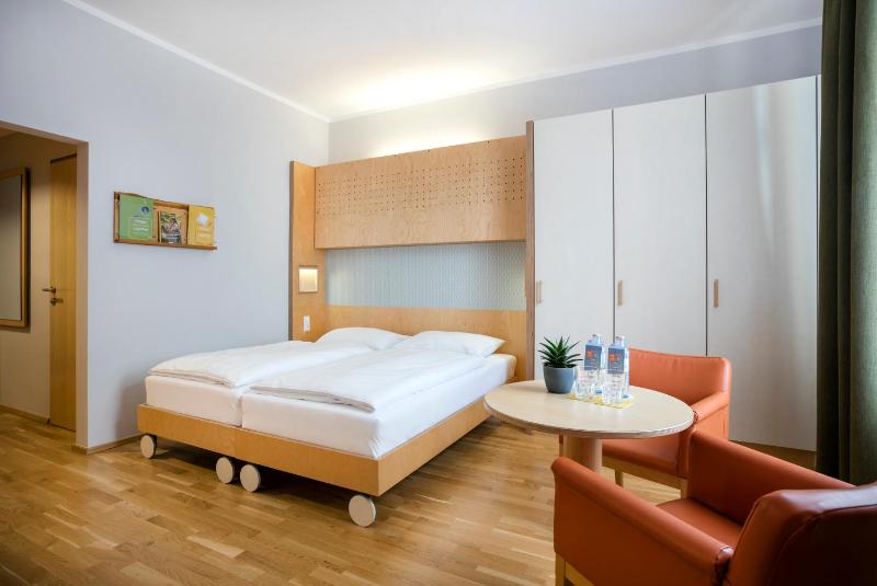Double Room image 2