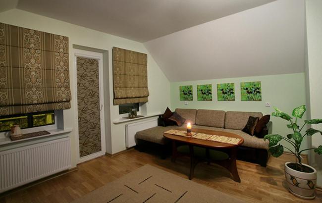 Žalioji street 34 - Three-Bedroom Apartment image 1