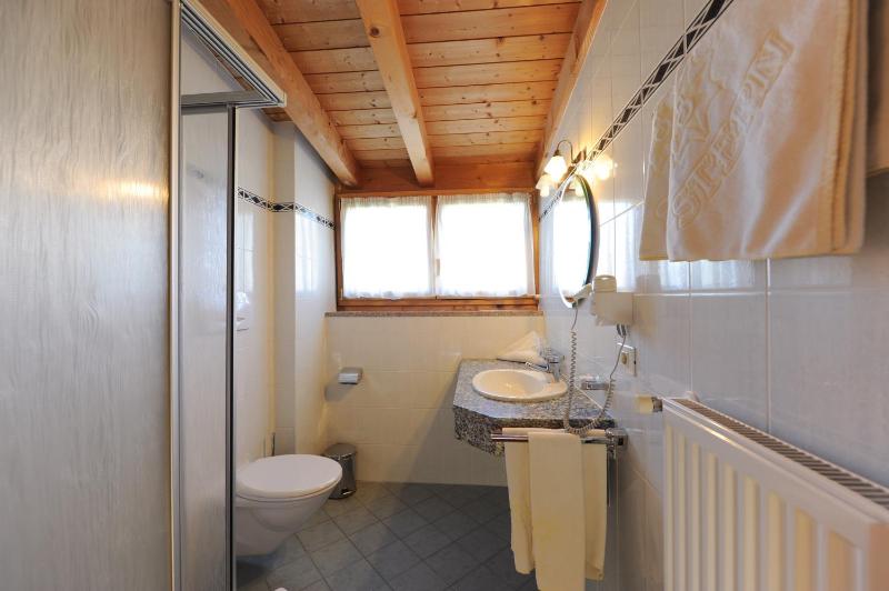 Classic Triple Room image 2