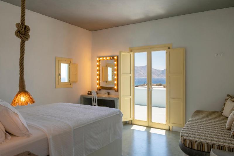 Suite with Hot Tub image 2