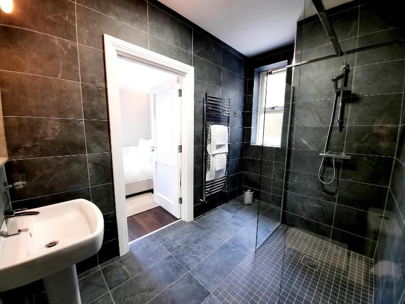 One-Bedroom House image 4