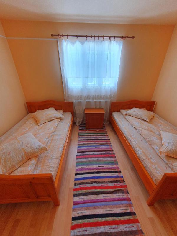 Quadruple Room with Shared Bathroom image 3