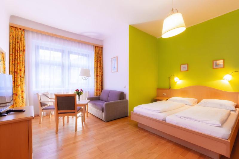 Superior Double Room image 4