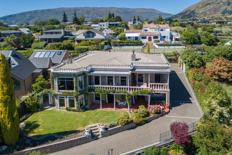 The Manor by Sotheby's Luxury Rental Homes - image 6