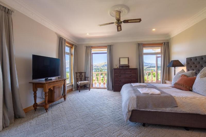 The Manor by Sotheby's Luxury Rental Homes - image 27