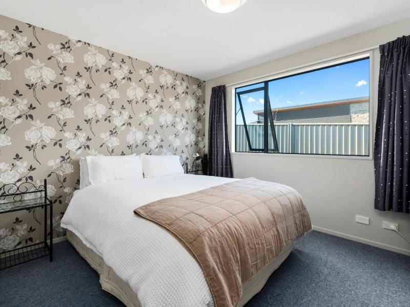 Mount Iron Magic - Wanaka Holiday Home - image 7