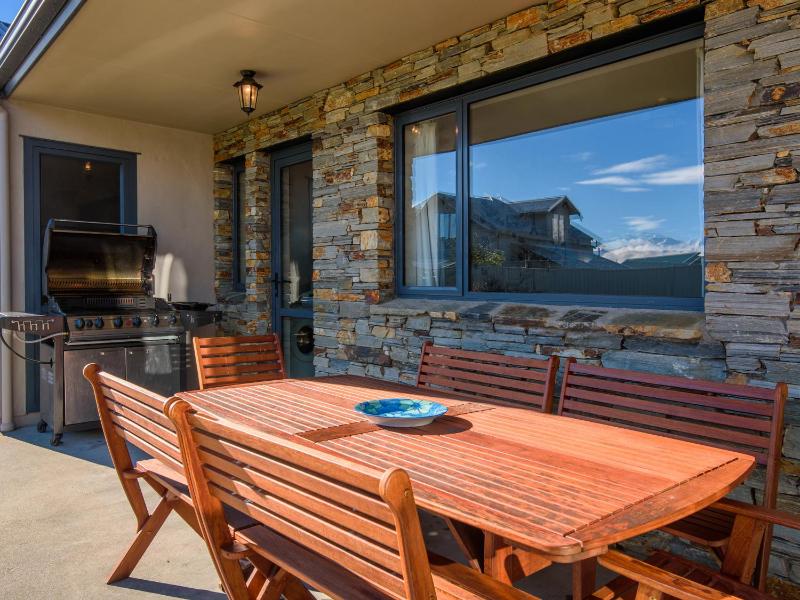 Mount Iron Magic - Wanaka Holiday Home - image 22
